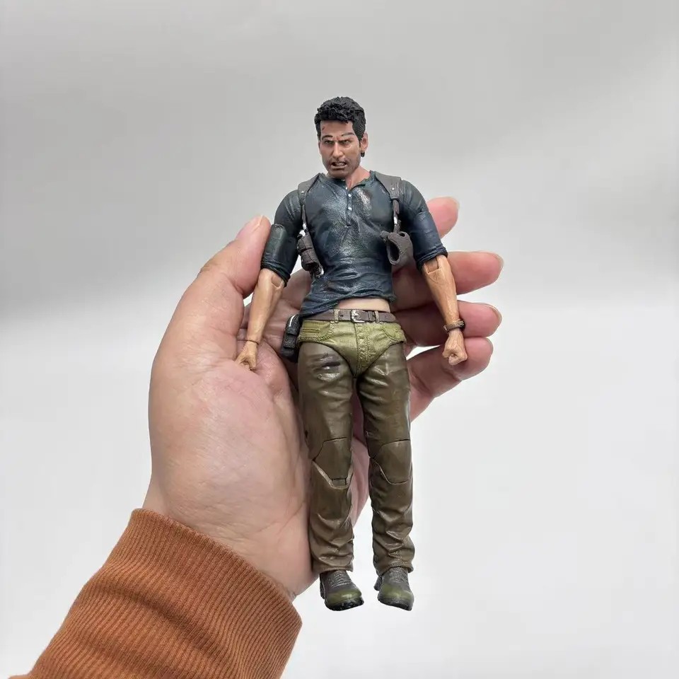 Nathan Drake figurine Deluxe Uncharted Diamond Select 18 cm - Kingdom Figurine