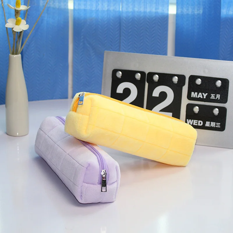 Kawaii 연필 케이스 크리 에이 티브 베개 가방 여자를위한 대용량 짧은 fluff 가방 학교 용품 편지지 상자 화장품 가방