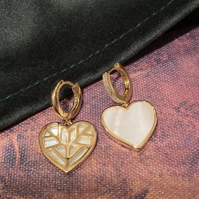 2022 Hot Brand White Fritillaria Love Dirty Earrings Earrings Simple And Generous Fashion Versatile Golden Banquet ExquisiteEar