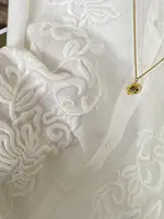 قميص مطرز بالورود 5