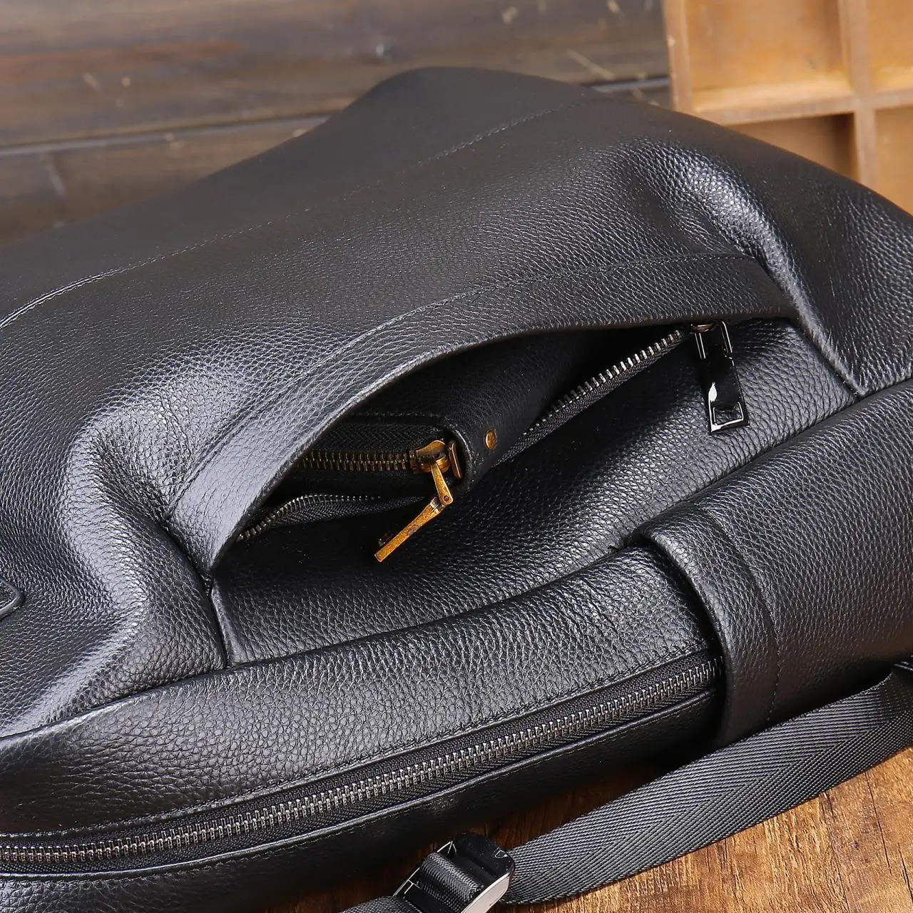 2024 New Brand Fashion Genuine Leather Men Woven Backpacks Real Natural Leather Student Backpack Boy Luxury Computer Laptop Bag 6