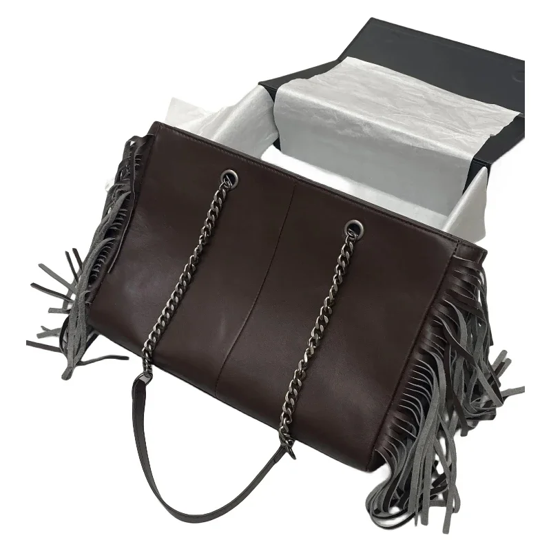 

Genuine leathertassels retro briefcase handbag can be worn on one shoulder or across the body