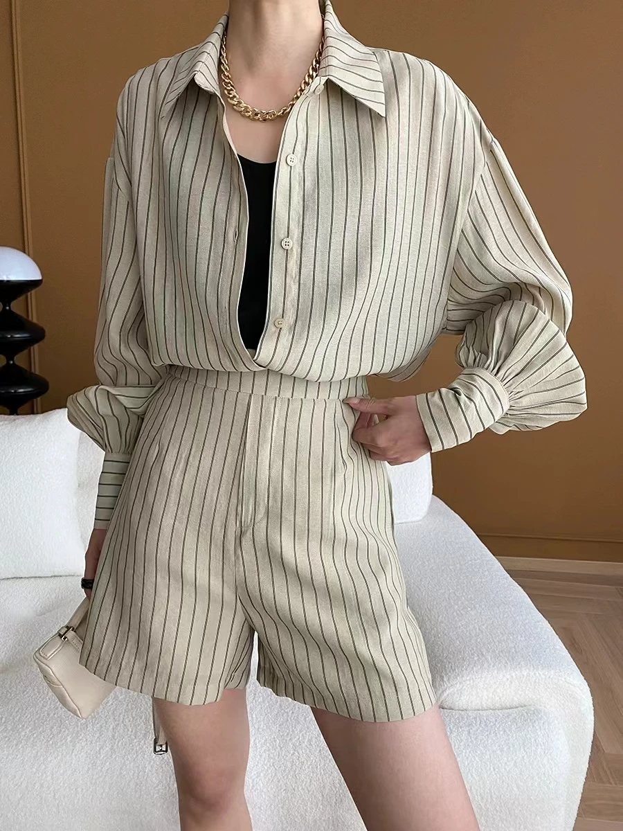 

Morandi French Striped Sunscreen Long Sleeved Shirt+Shorts Two-Piece Set For Early Spring 2024 New Women's Clothing