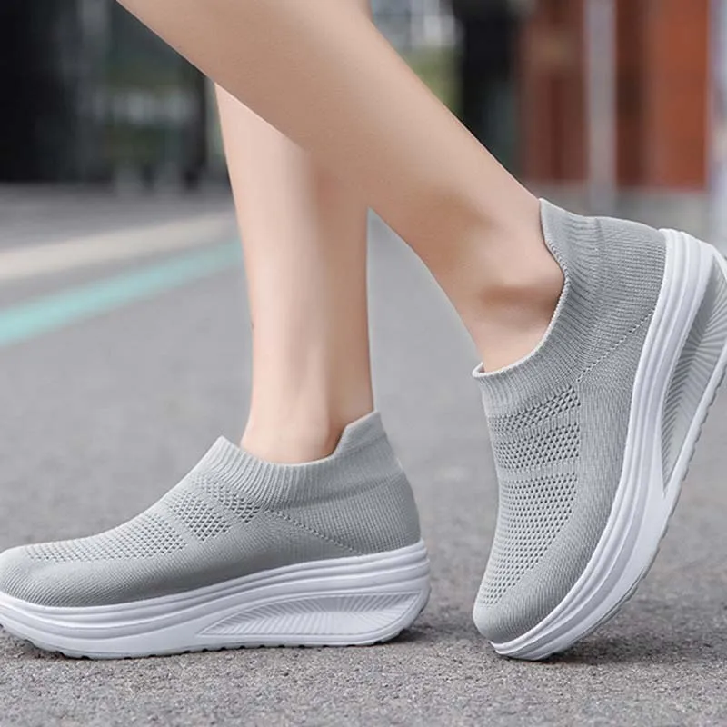 Women Platform Running Sneakers Mesh Sports Casual Shoes  Lightweight Ladies Thick Bottom Shake Shoes Female Sock Footware