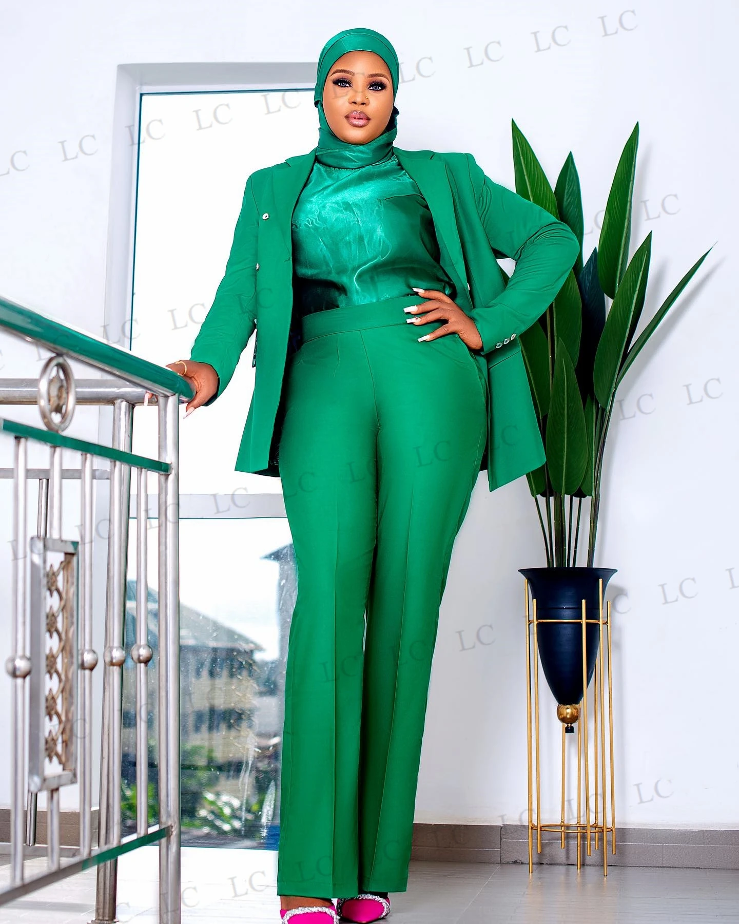 Dark Green Women Suits 2 Pieces Buttons Blazer Pants Slim Fit Party Peaked Lapel Work Plus Size Tailored Mother Of The Bride