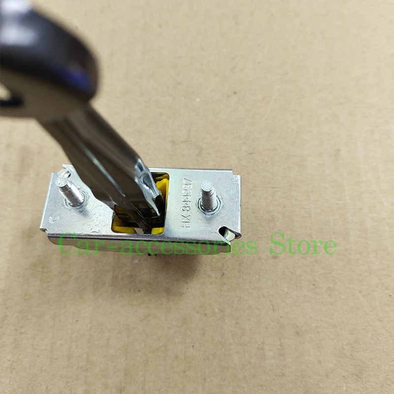 Фото Ограничитель дверей для Chevrolet Cruze Buick Excelle GT XT Opel Astra 95103843 95103842 13255727 №3