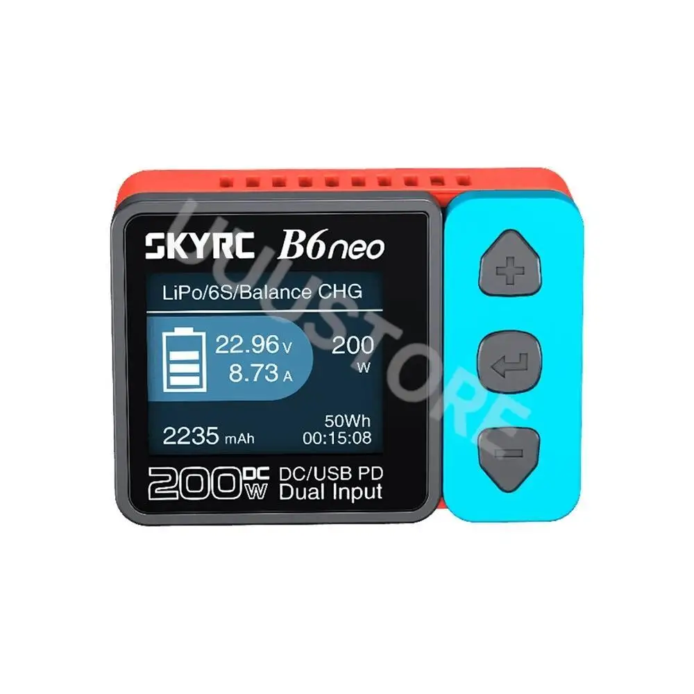 Face avant du chargeur SkyRC B6neo montrant l'écran et les boutons de contrôle.