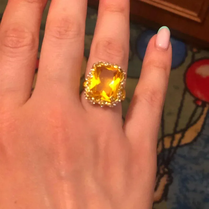 Crystal Rings Engagement Rings Stone Rings Fashion Rings Wedding Rings Fashion Ring Finger Rings Fashion Square Shape Champagne Big Crystal Designer Hyperbole Ring for Women Engagement Wedding Stone Rings Whole Sale