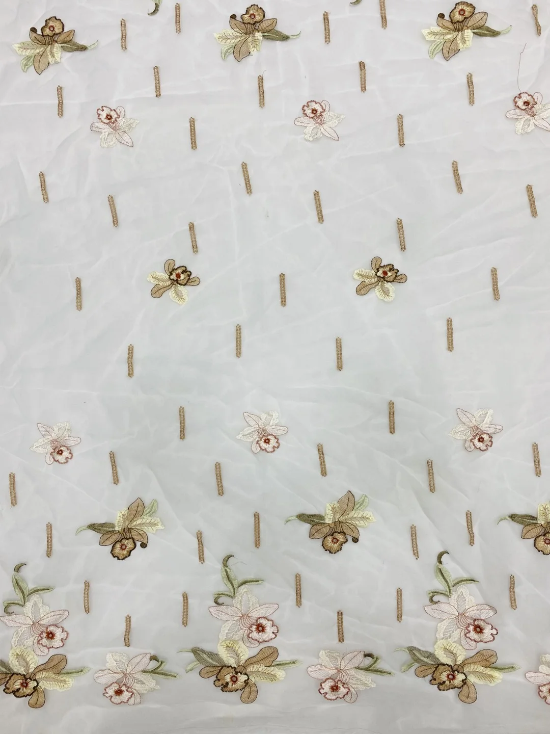 

Двухстороннее симметричное цветное вышитое кружево из органзы в пасторальном стиле