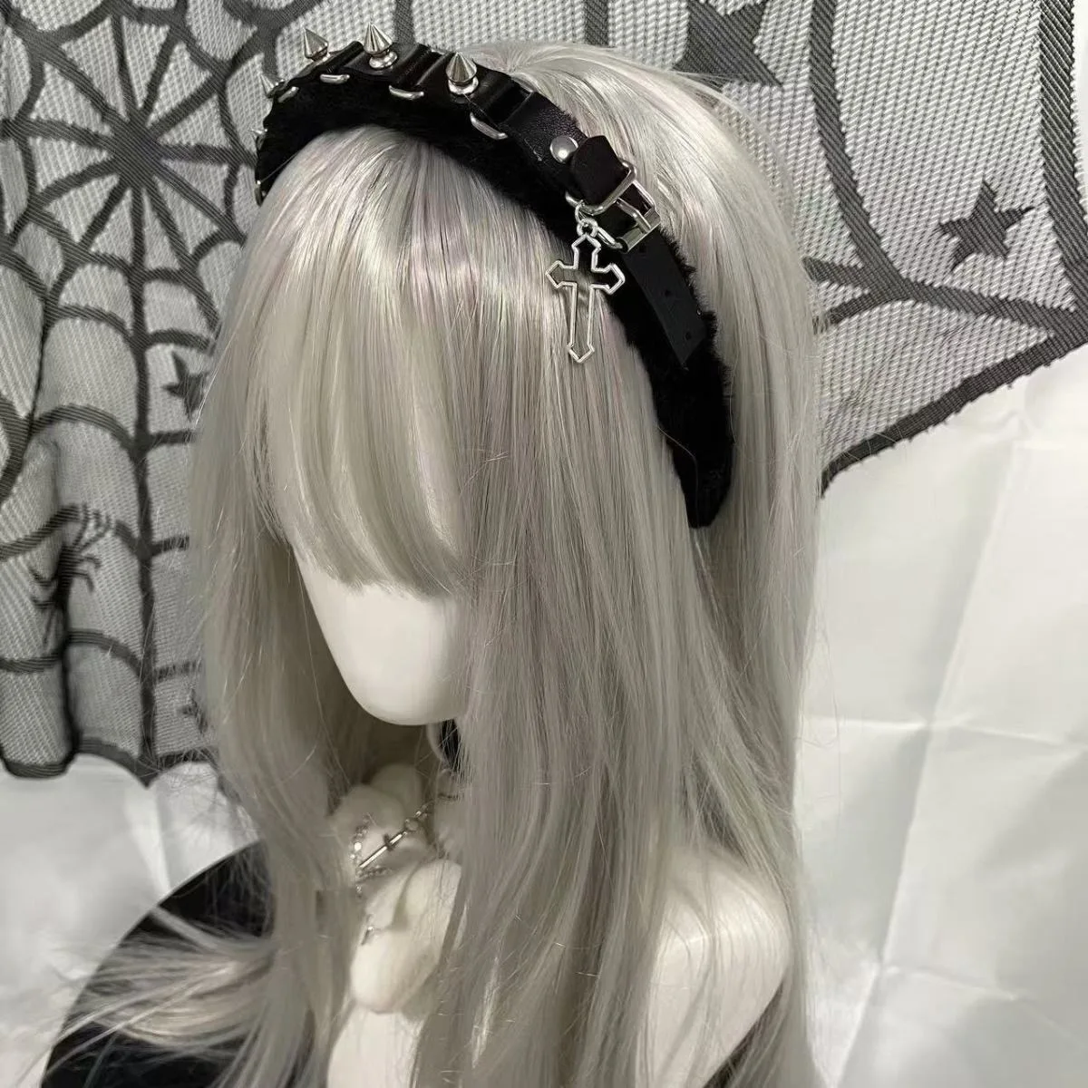 PU Leder Stirnband Gothic Tiaras Nieten Schnalle Stirnband Rock Kreuz Punk Stirnband Steampunk Plüsch PU Leder Kopfschmuck Cosplay – Detail 3