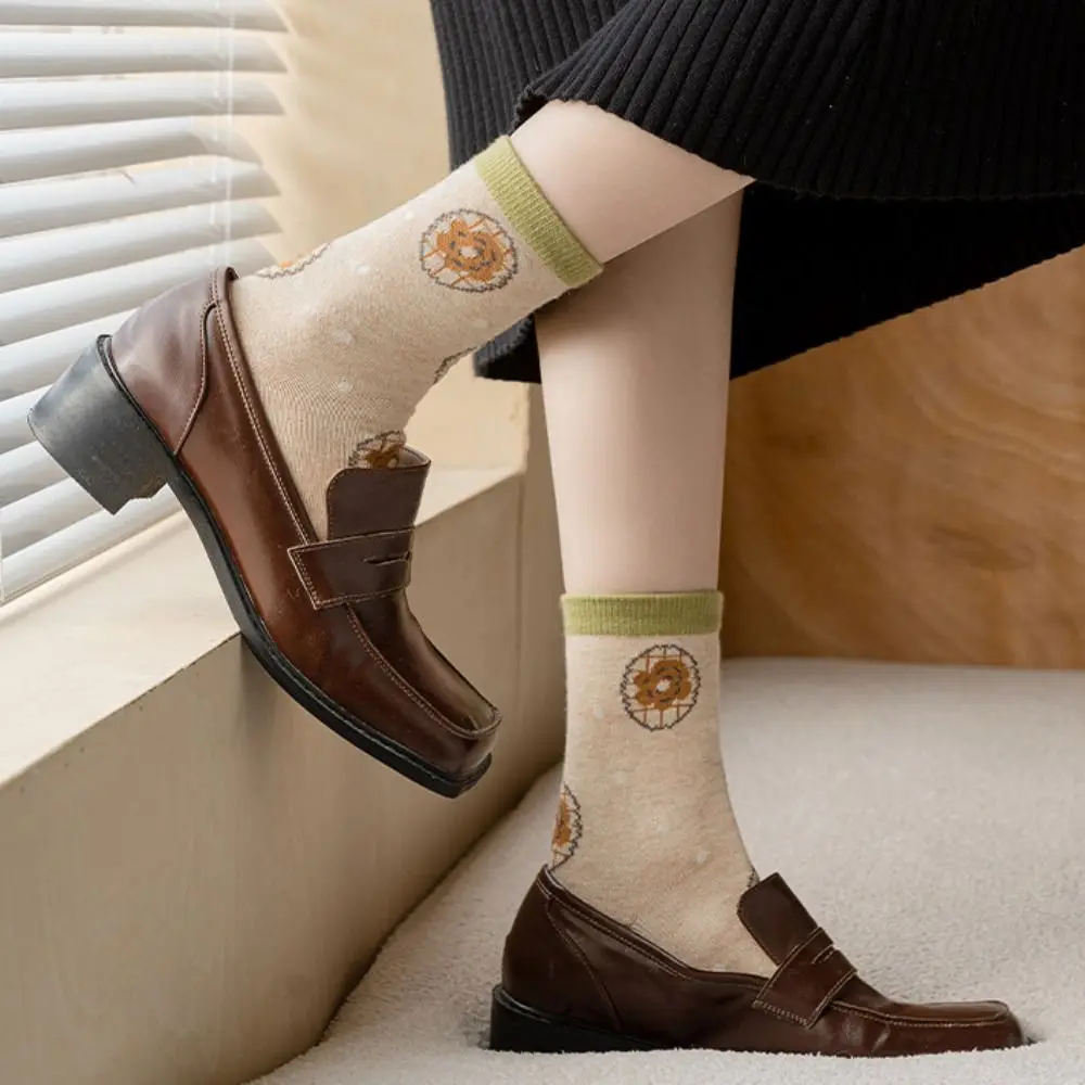 Рисунок 3 - Носки женские клетчатые в Корейском стиле