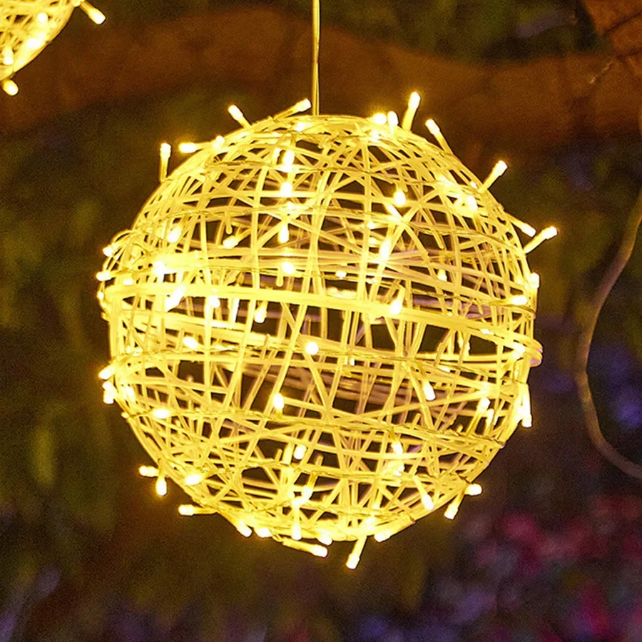 Guirnalda de luces LED para árbol de Navidad, con forma de bola, de ratán, para exteriores, 20 cm de diámetro y 30 cm de largo