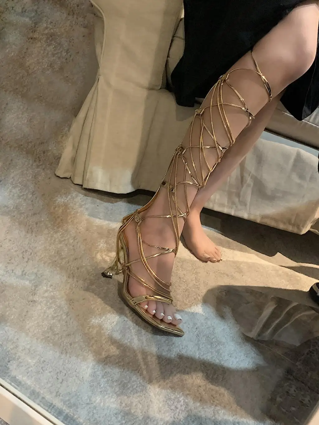 

Sexy High-top Sandals With Golden Thin Straps Wrapped Around A Chain High-heeled Sandals Women's Rome 2022 Summer New Joint Name