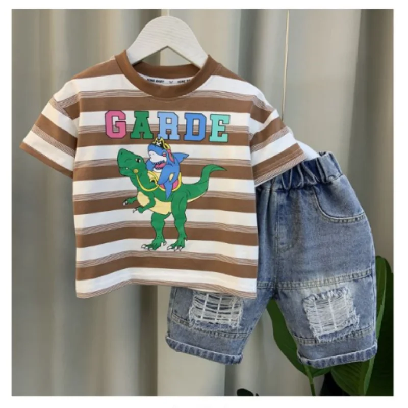 

Boys' Printed Dinosaur T-shirt + Denim Hole Shorts Summer Kid Clothing Set 2024 New Children's Handsome Short Sleeved Clothes