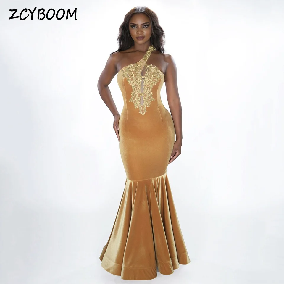 

Elegant Yellow Halter Neck Velvet Appliques Sleeveless Evening Dresses 2024 Mermaid Simple Zipper Custom Made Prom Dress