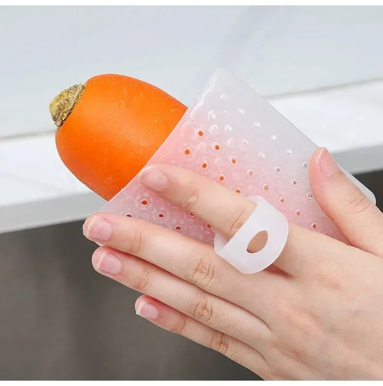 Multifunctional flexible cleaning brush Food-grade Silicone Potato Carrot Cleaner Brushes Kitchen Dish Scrubber Cleaning Tools