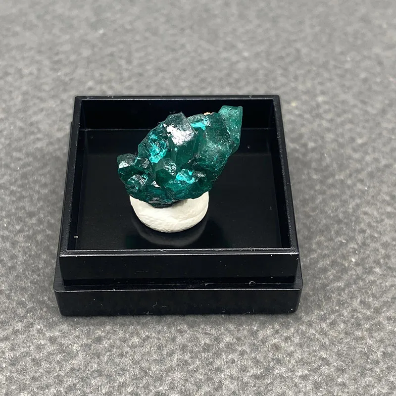 100% natural  Congo dioptase raw stone mineral specimen healing crystal gem collection +Box size：27*27*25 mm