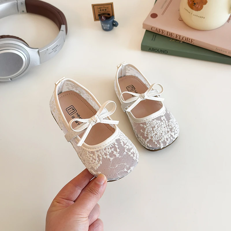 여름 소녀 신발 새로운 컴포트 소프트 솔리드 키즈 신발 통기성 미끄럼 방지 캐주얼 샌들 소프트 솔리드 플랫 절묘한 공주 신발