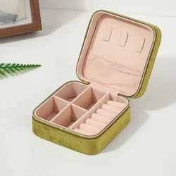 Luxurious Velvet Travel Jewelry Organizer Box (Green)
