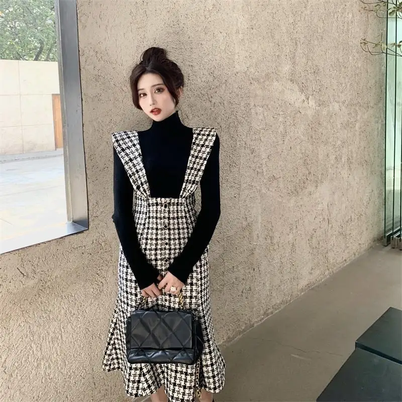 

Early autumn dress female 2023 new style sleeveless fried street sweater casual plaid square collar strap fishtail dress female