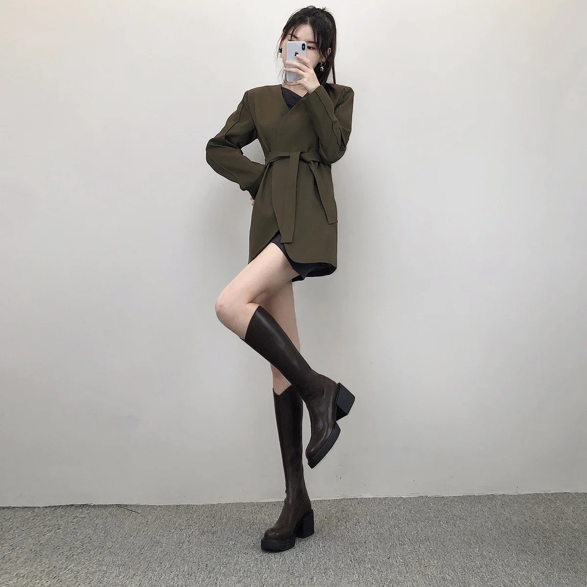 2023 Winter Platform Women Long Boot Fashion Thick Sole Flats Heels Round Toe Knee High Boot Back Zipper Knight Boot