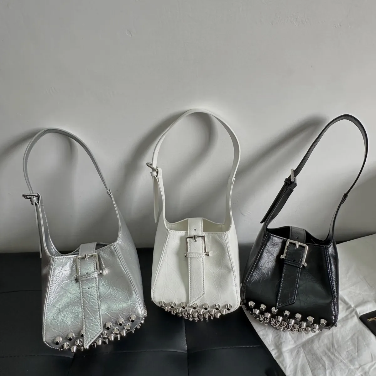 Fashion Women Shoulder Armpit Design Underarm Bag Pleated Saddle Bag Solid Color Messenger Bag Purse Hobos Handbags Y2K