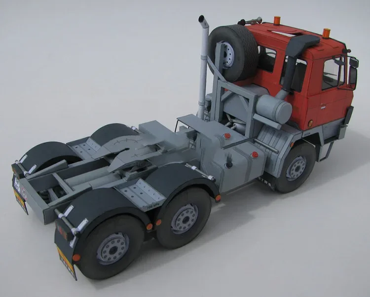 Nth Heavy Truck Paper Model 1: 32 3d paper model