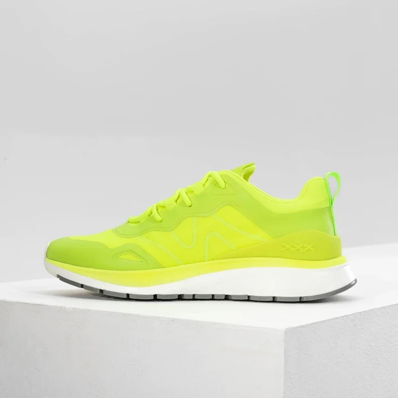 

Guangzhou Shoes Sports Technology Running Shoes, this sports running shoe is made of recycled nylon