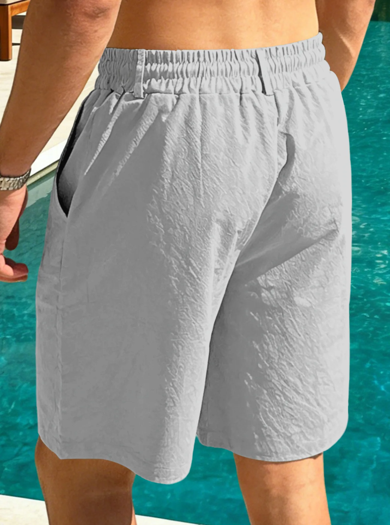 Men’s lightweight breathable quick-dry drawstring casual sports shorts gray