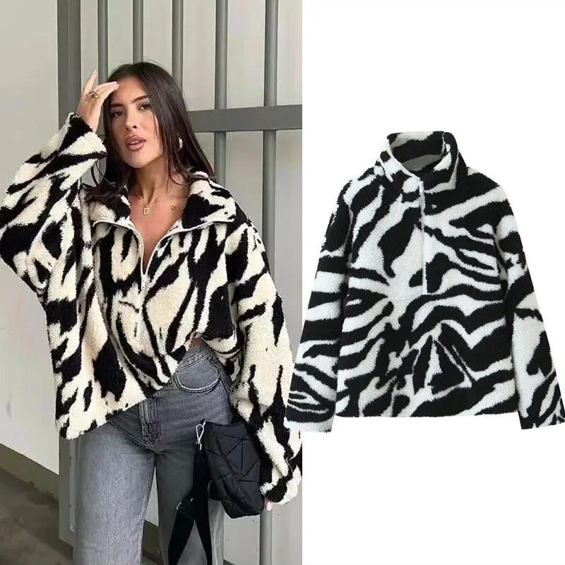 

2024 TRAF Female Black White Fleece Jacket Casual Warm Loose Turtleneck Coats For Women Vintage Long Sleeve Zipper Jackets New