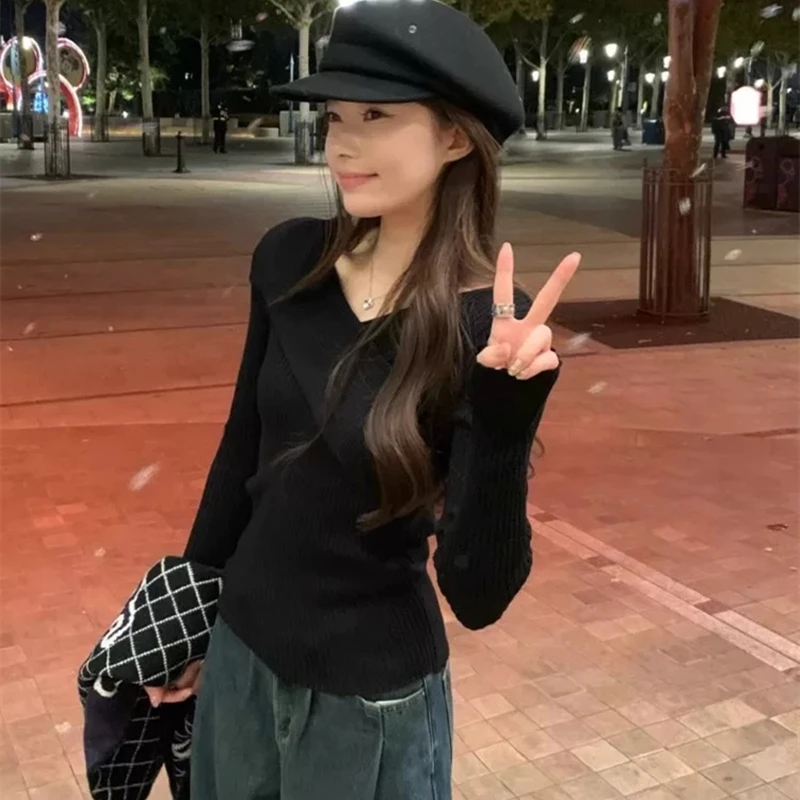 Fashion Retro V-neck Women's Slim-fit Long-sleeved Sweater Solid Color New Knitwear Elegant Casual Bottoming Shirt