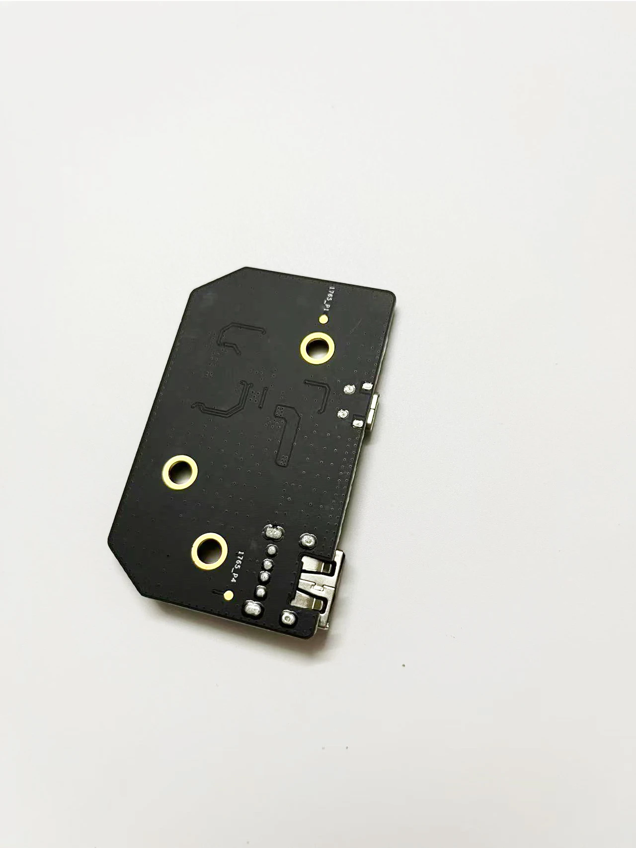 Carte LED pour télécommande GL300C/D/E en main, montrant sa taille compacte et son design pour éclairage sécurité.