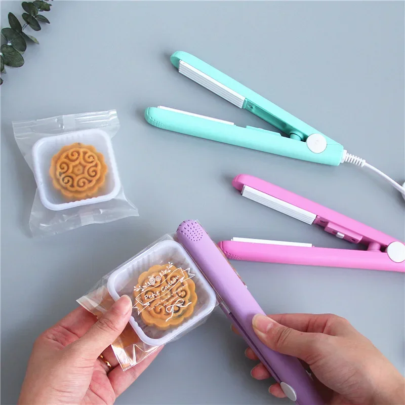 

2023 New Mini Portable Heat Sealing Machine Food Vacuum Sealer Seal Packing Plastic Impulse Sealer Household Bag Clips Handheld