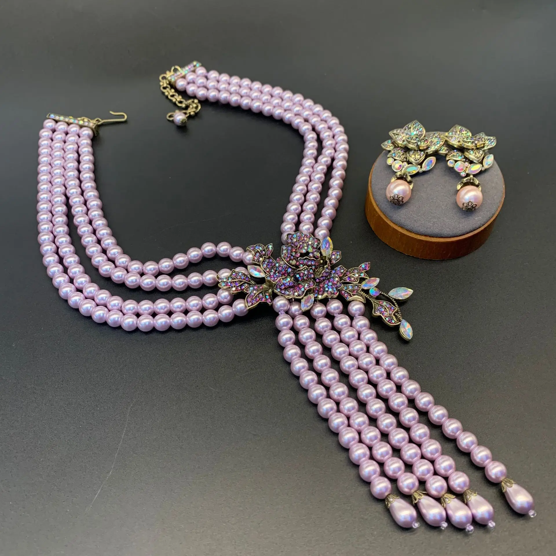 

Antique European and American Style [Purple Shine] Multi-layer Liuli Flower Necklace and Earrings