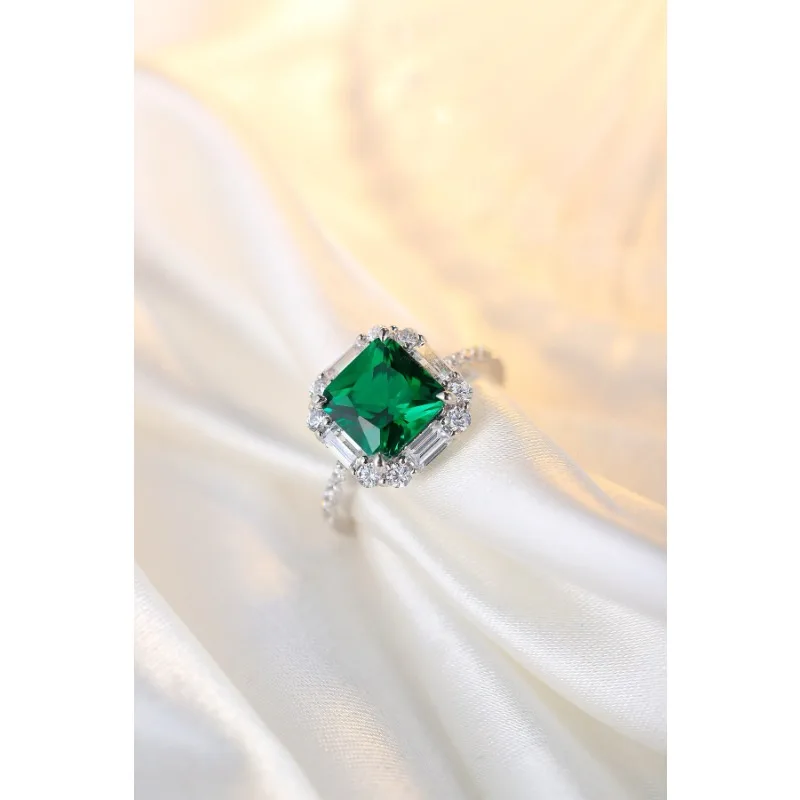 

Ruihe New Luxury 925 Silver 2.11ct Lab Grown Emerald Simulated Diamond Ring for Women Couple Daily Office Jewelry