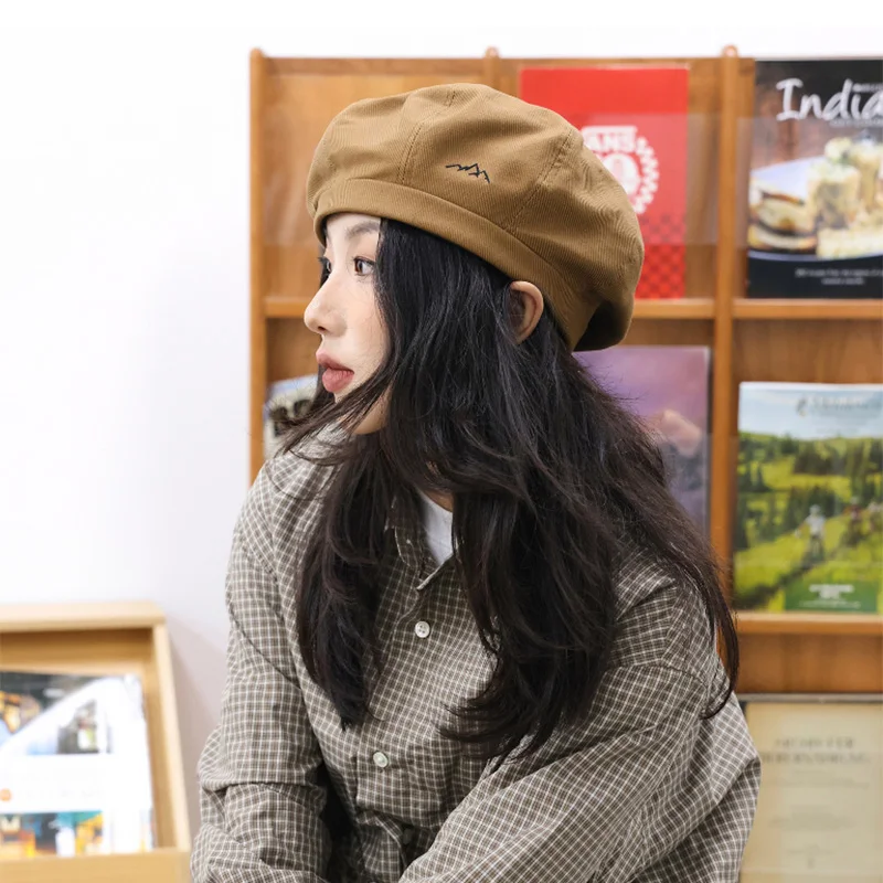 

Spring Summer Fashion Khaki Women Beret Hat with Charms British Style Beret Cap