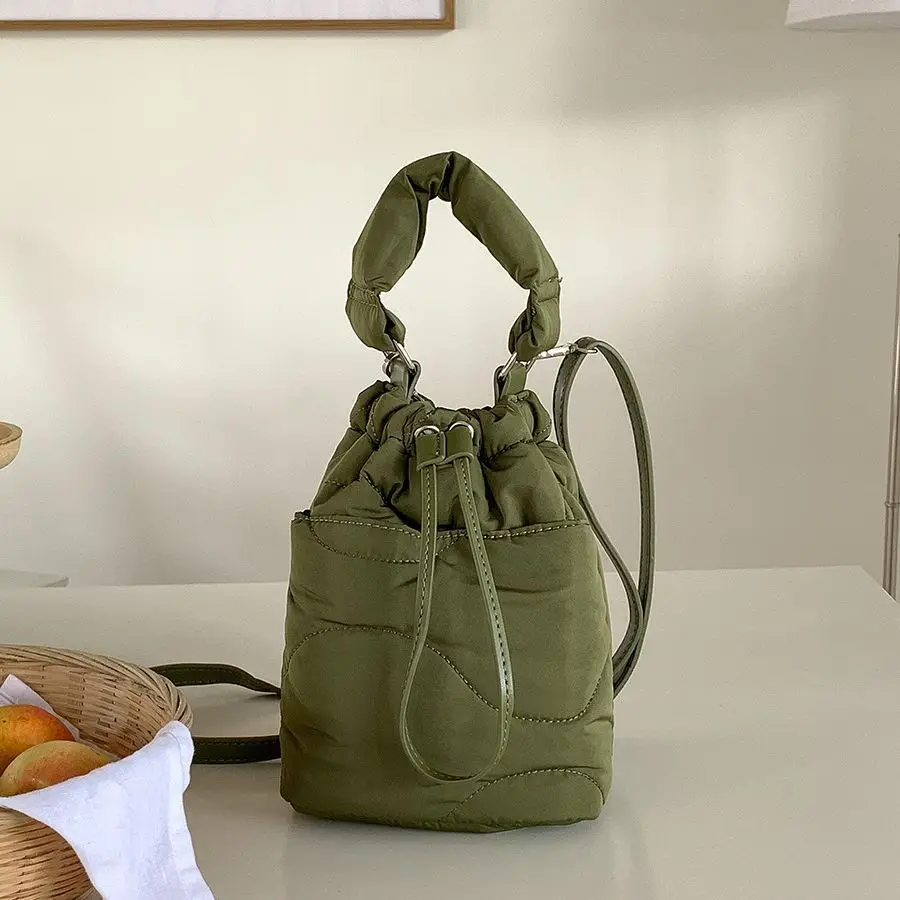 

Hand-held Embroidered Down Padded Jacket Bag 2024 Padded Cotton Shoulder Women's Drawstring Pleated Design Mobile Phone Bag