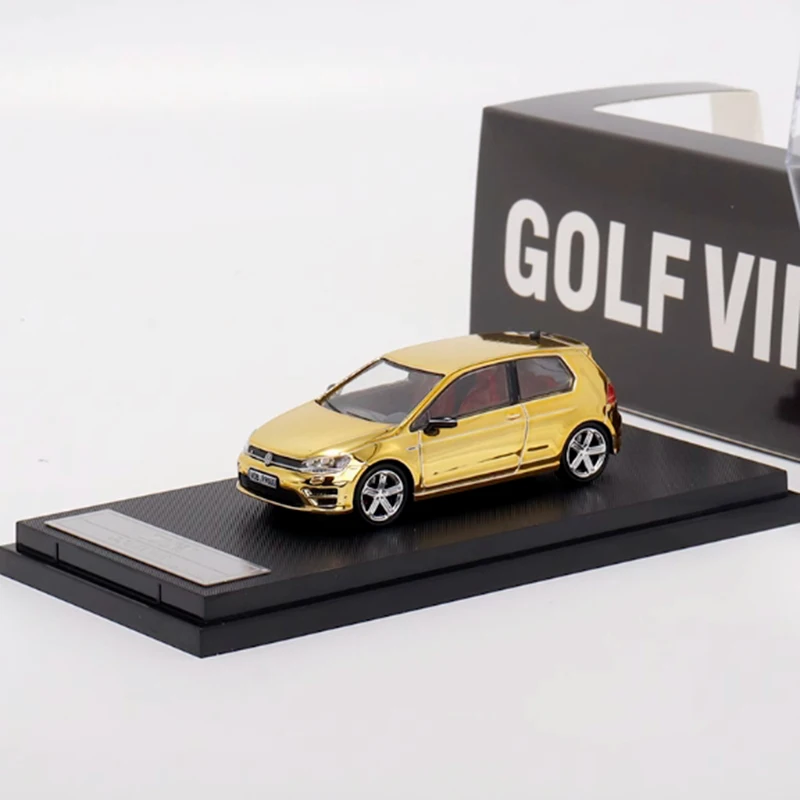 ZOOM 1:64 Golf 7 R Travel version alloy model Souvenir Classic