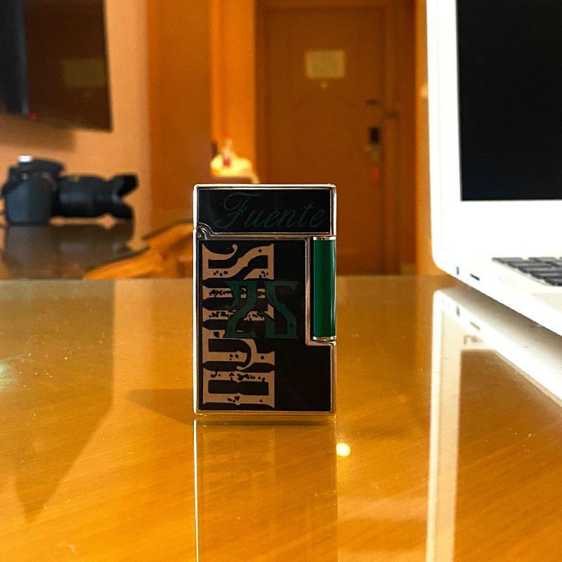

New Memorial Metal Drawing Vertical Stripes Luxury Tobacco Lighters Ping Sound Natural Lacquer Cigarette Smoking Butane Lighters