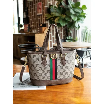 2026 Nuova borsa tote versatile alla moda classica Borsa a secchiello Borsa a tracolla con tracolla per pendolari alla moda