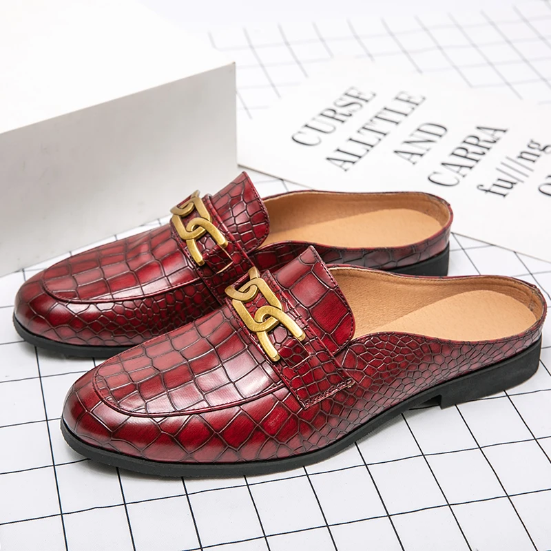 739 Red