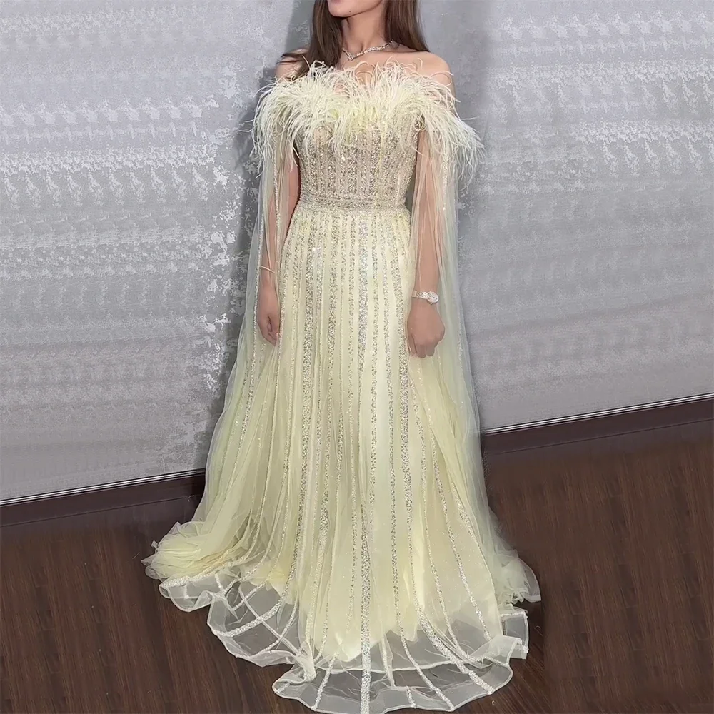 

Женское вечернее платье без бретелек, желтое платье в пол из органзы с рукавами-крылышками и перьями, роскошное красивое платье для торжественных случаев