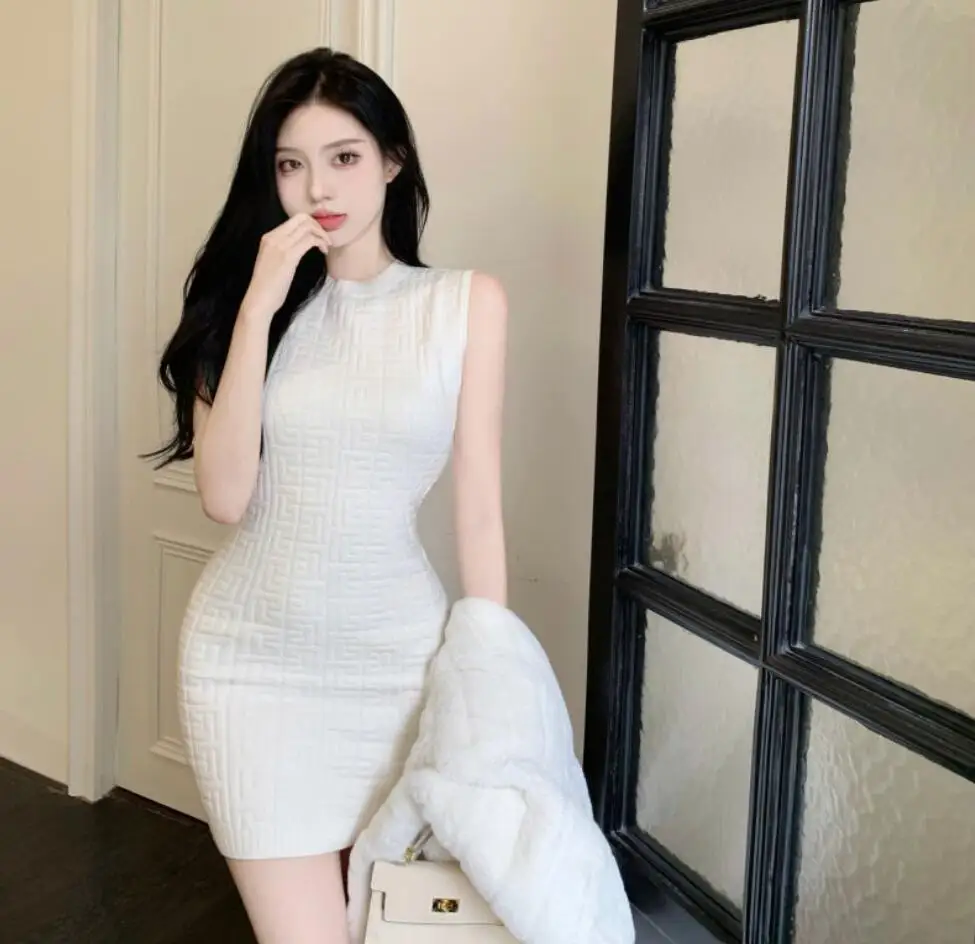 

Summer New Sleeveless Slim Fit Wrap Hip Solid Round Neck Dress for Women