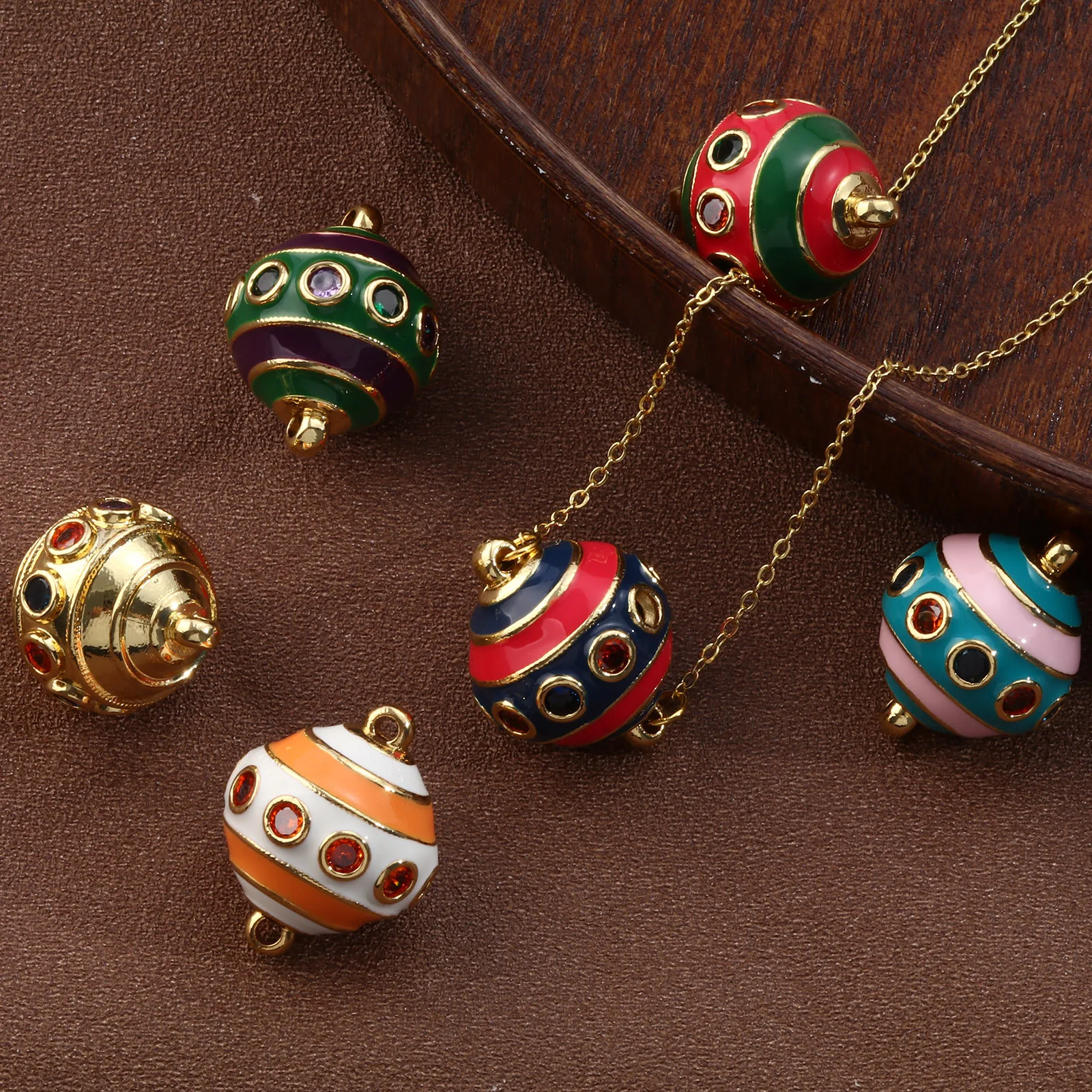 1 Stück Messing- und Zirkonia-Anschlüsse, Charms-Anhänger, 18 Karat vergoldet, Emaille-Kugelstreifen für die Herstellung von DIY-Halsketten, 26 mm x 20 mm – Detail 4