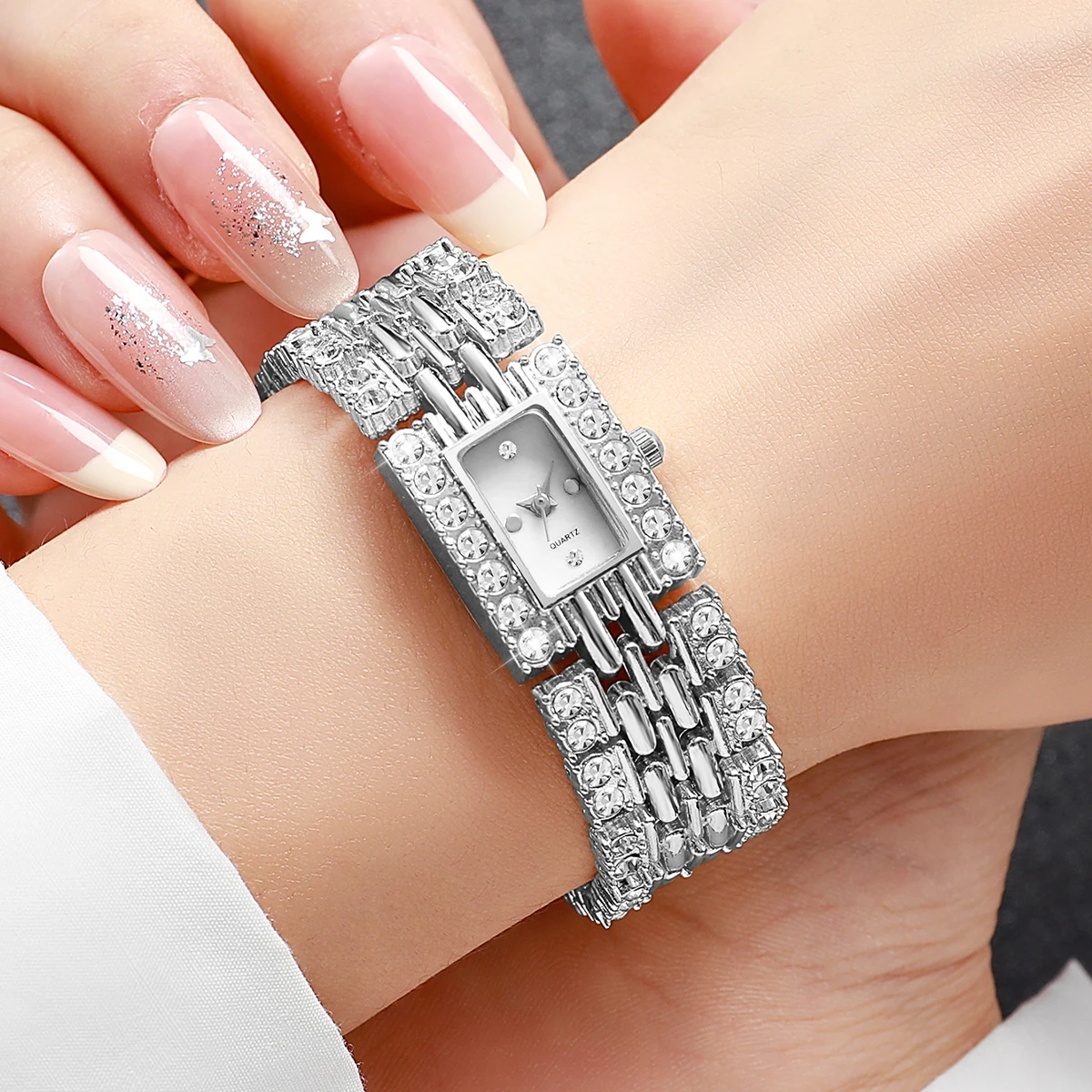 Women's  Luxury Dazzling Quartz Watch Casual Business Style Simple Dial Handwatch Gift Set (Box Not Included)