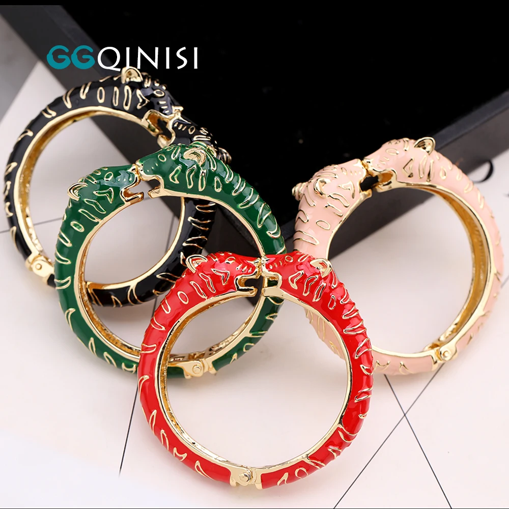 

Unique Design Gold Plating Alloy Leopard Cuff Bracelets Statement Bangle Fashion Jewelry for Women Enameled Colorful Bracelets