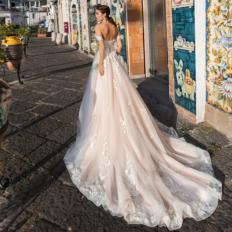 A-Line Off The Shoulder Lace Appliques Wedding Dress 2022  Gorgeous Sweetheart Backless Tulle Vintage Bridal Gown Sweep Train wedding gown