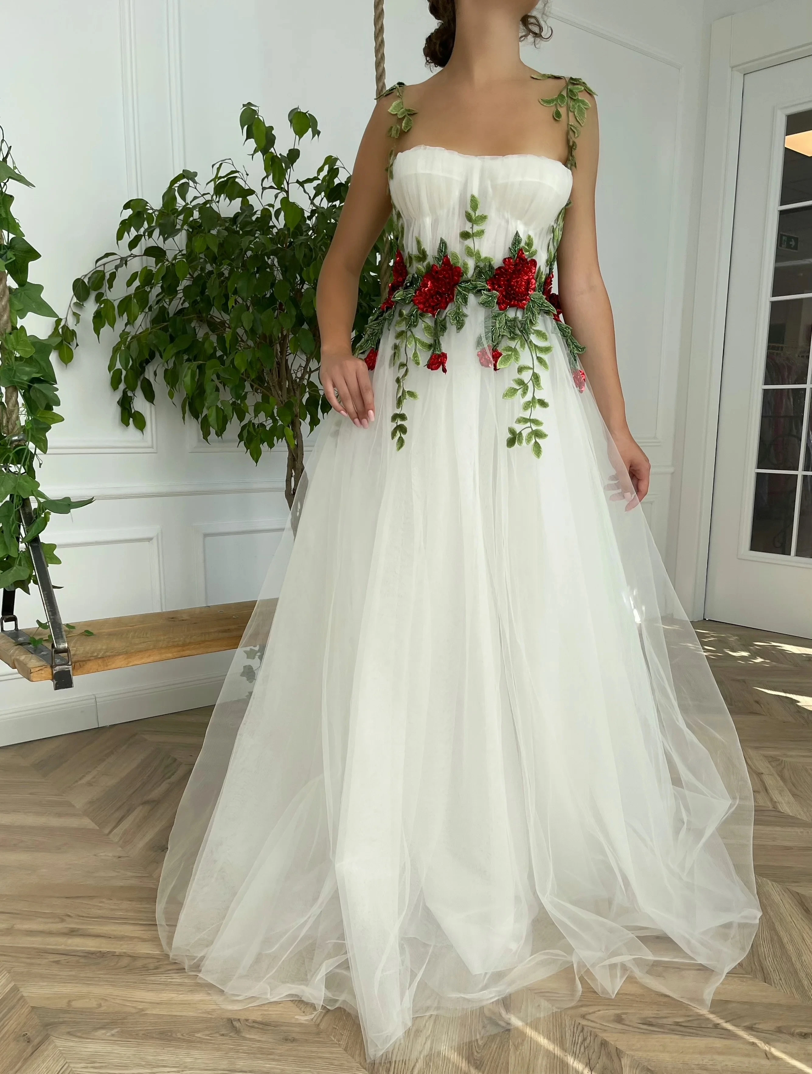 

Moroccan Evening Dresses A-line Spaghetti Straps Tulle Appliques Long Luxury Turkey Dubai Saudi Arabia Prom Dress Gown