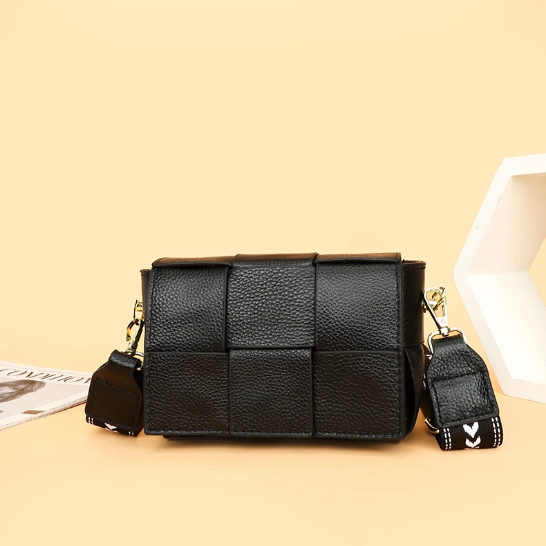 100% Cowhide Women's Shoulder Bags Genuine Leather Woven Crossbody Bags Wide Straps Messenger Bags Fashion Designer Brands Totes
