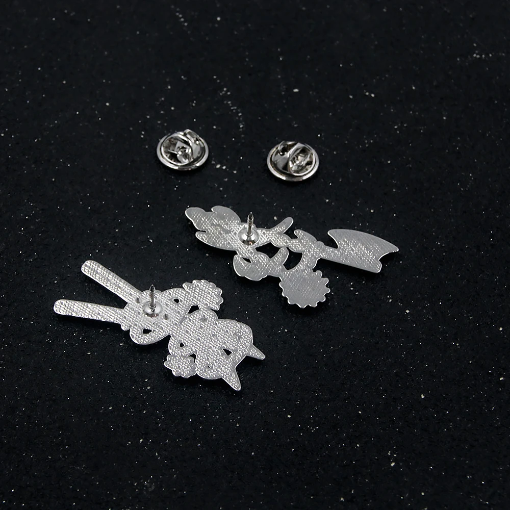 Ghost Slayers Nichirin Sword Abzeichen - 4-tlg Anime Figuren Pins Set